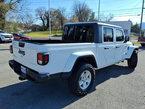 Used 2023 Jeep Gladiator Sport image 4