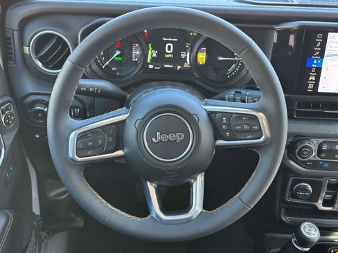 Used 2024 Jeep Wrangler Unlimited Sahara w/ Technology Group AWD/4WD image 12