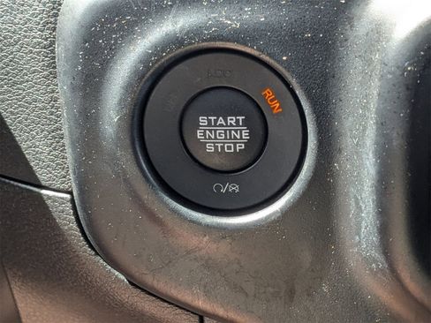 Used 2021 Jeep Wrangler Unlimited Sport image 31