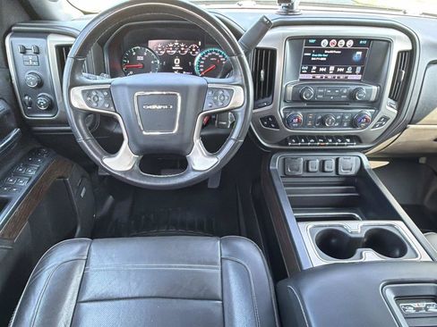 Used 2017 GMC Sierra 2500 Denali w/ Duramax Plus Package AWD/4WD image 17