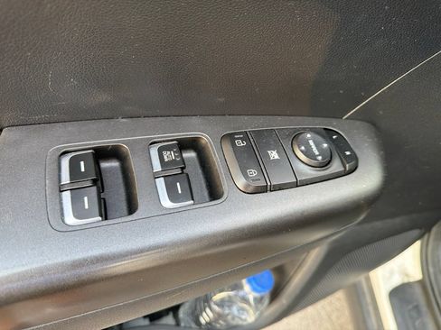 Used 2022 Kia Sportage LX AWD/4WD image 15