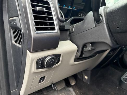 Used 2017 Ford F150 XLT w/ Equipment Group 302A Luxury AWD/4WD image 8