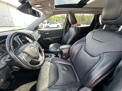Used 2021 Jeep Cherokee Limited AWD/4WD image 3