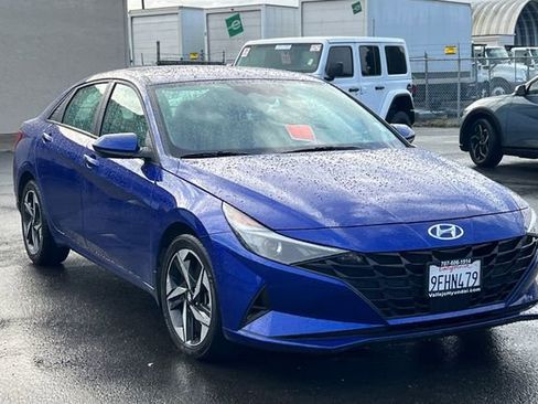 Certified 2023 Hyundai Elantra SEL w/ Convenience Package image 1