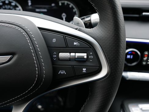 Used 2025 Genesis GV70 3.5T Sport w/ Sport Advanced Package image 30