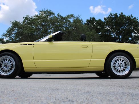 Used 2002 Ford Thunderbird RWD image 8