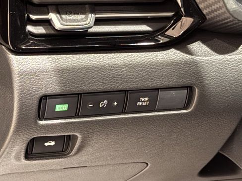 New 2025 Nissan Sentra SR image 24