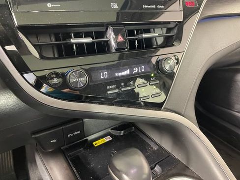 Used 2023 Toyota Camry XLE w/ Navigation Package FWD image 8