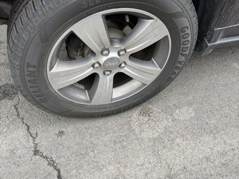 Used 2017 Jeep Compass High Altitude image 1