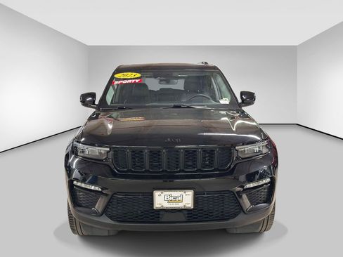 Used 2023 Jeep Grand Cherokee Limited w/ Black Appearance Package image 8