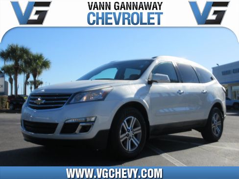 Used 2015 Chevrolet Traverse LT image 1