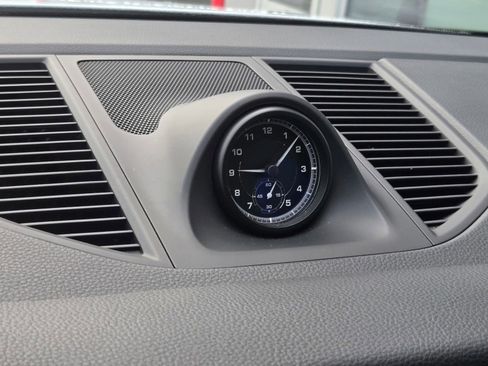 Used 2024 Porsche Macan image 21