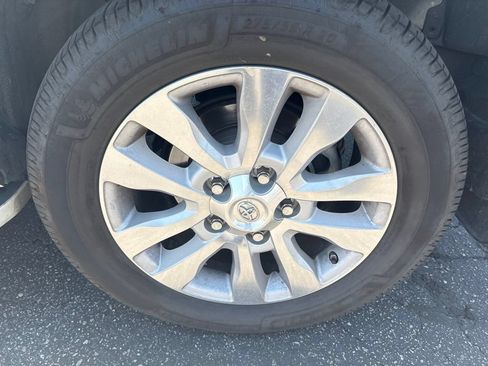 Used 2015 Toyota Sequoia Platinum AWD/4WD image 29