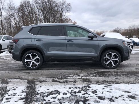 New 2026 Volkswagen Taos SEL AWD/4WD image 8