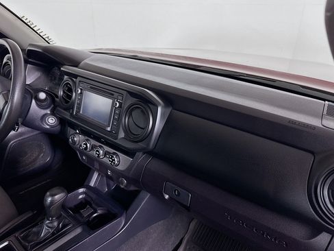 Certified 2017 Toyota Tacoma SR w/ Tow Package image 28