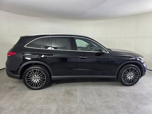 Used 2025 Mercedes-Benz GLC 300 image 3