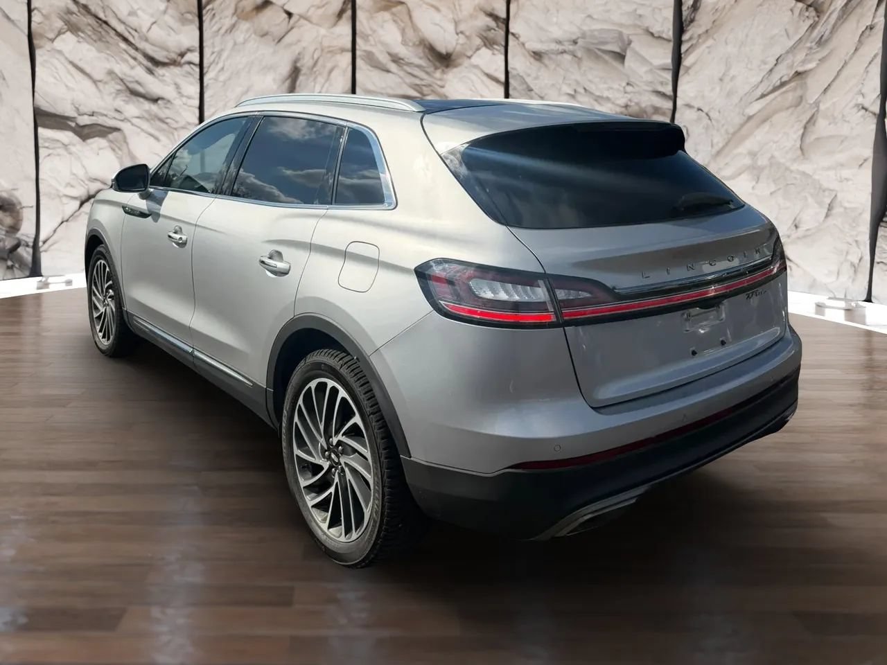 Used 2019 Lincoln Nautilus Reserve w/ Cargo Utility Package AWD/4WD image 5