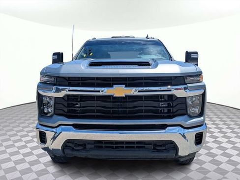 Used 2024 Chevrolet Silverado 3500 LT AWD/4WD image 8