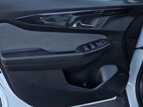 Used 2025 Chevrolet TrailBlazer LT image 9