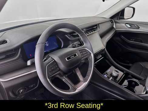 Used 2023 Jeep Grand Cherokee L Limited AWD/4WD image 14