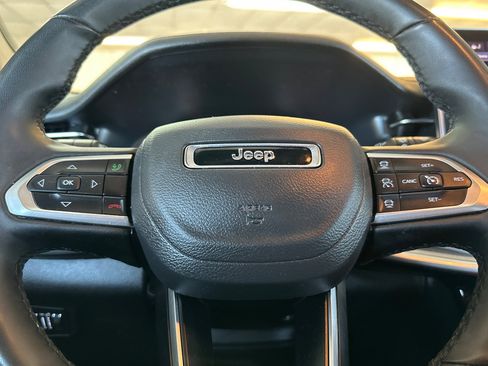 Used 2025 Jeep Compass Limited AWD/4WD image 24