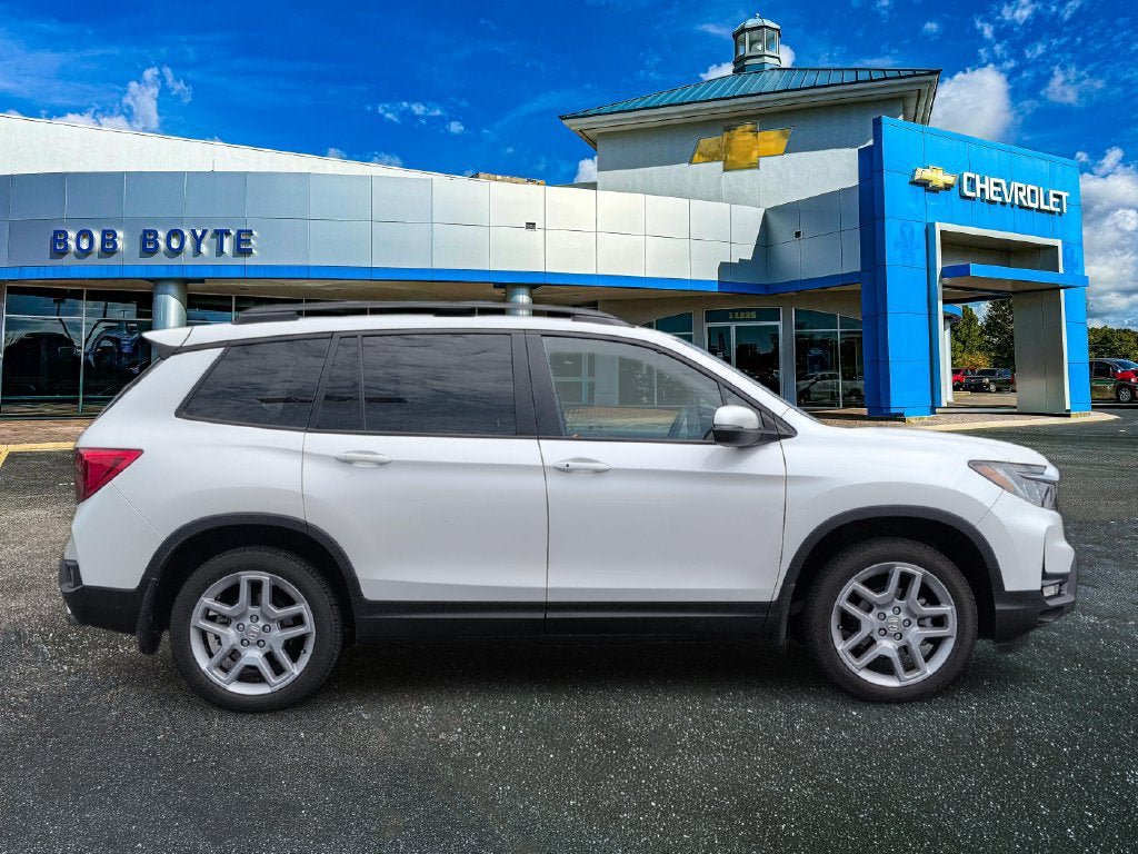Used 2025 Honda Passport EX-L image 2