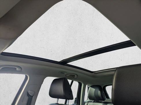 Used 2017 Volkswagen Tiguan Wolfsburg Edition image 14