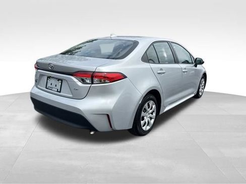 Used 2025 Toyota Corolla LE FWD image 7
