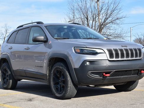 Used 2019 Jeep Cherokee Trailhawk w/ Comfort/Convenience Group image 3