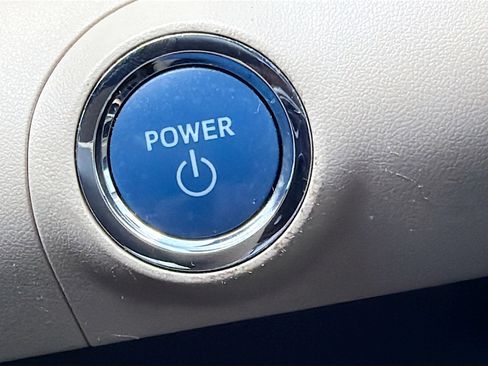 Used 2019 Toyota Avalon Limited FWD image 35