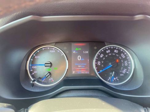 Used 2021 Toyota RAV4 XLE Premium AWD/4WD image 27