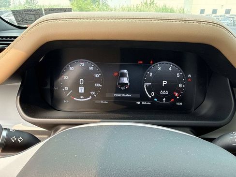 New 2026 Land Rover Defender 110 X-Dynamic SE AWD/4WD image 32