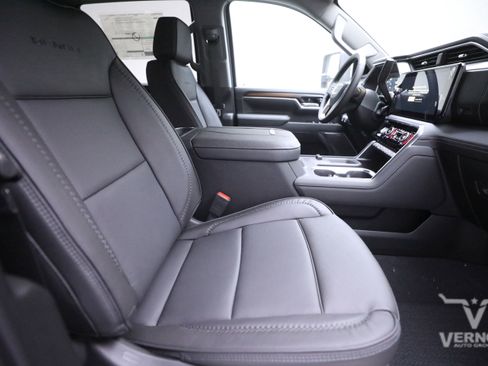 New 2026 GMC Sierra 3500 Denali w/ Technology Package image 11