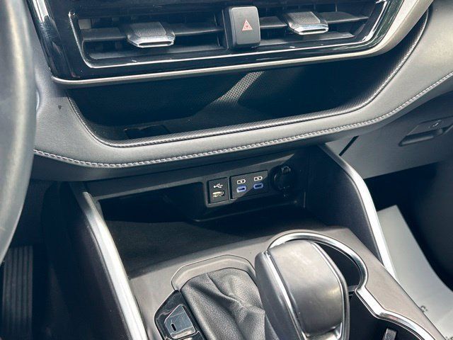 Used 2022 Toyota Highlander XLE AWD/4WD image 79