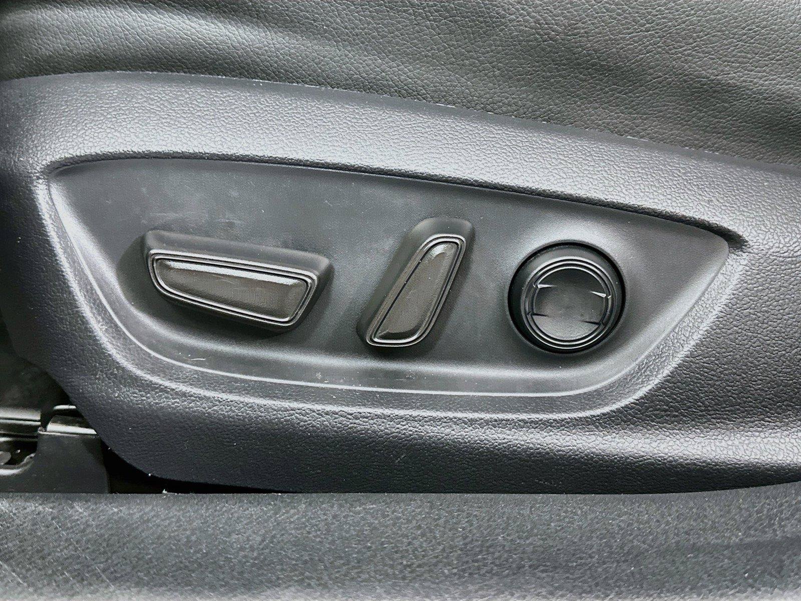 Used 2018 Toyota Camry XLE FWD image 21