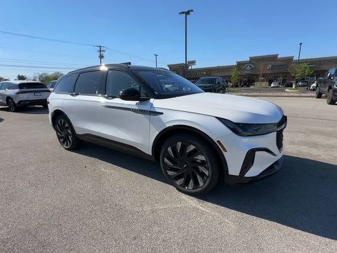 New 2026 Lincoln Nautilus Reserve w/ Jet Appearance Package image 2