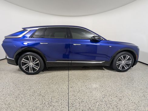 Used 2024 Cadillac Lyriq Luxury RWD image 8