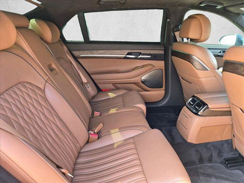 Used 2022 Genesis G90 3.3T Premium RWD image 17