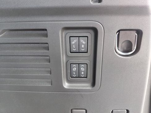 Used 2025 Chevrolet Traverse RS w/ LPO, Floor Liner Package AWD/4WD image 27