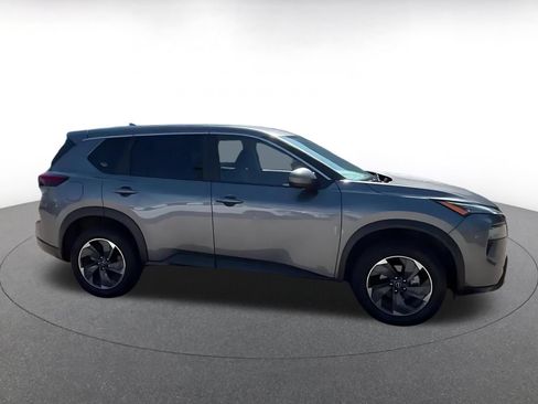 Used 2025 Nissan Rogue SV FWD image 15
