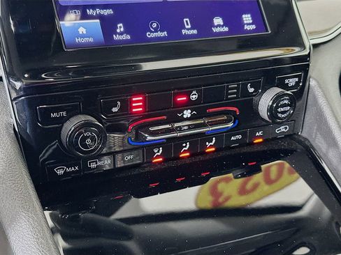 Certified 2023 Jeep Grand Cherokee Laredo w/ Luxury Tech Group I image 25