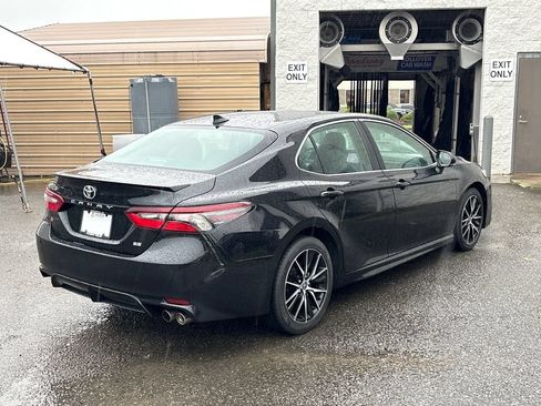 Used 2024 Toyota Camry SE FWD image 5