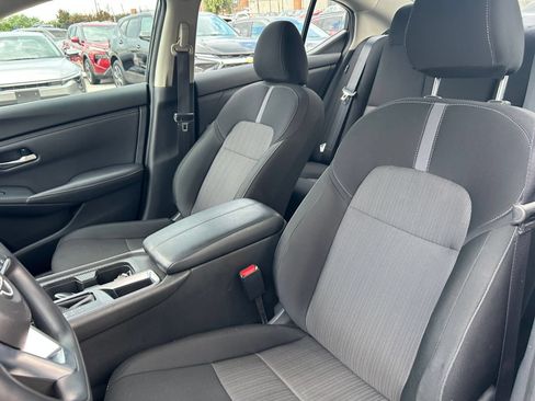 Used 2025 Nissan Sentra SV FWD image 31