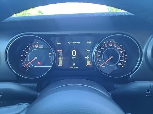 Used 2021 Jeep Gladiator Sport AWD/4WD image 23