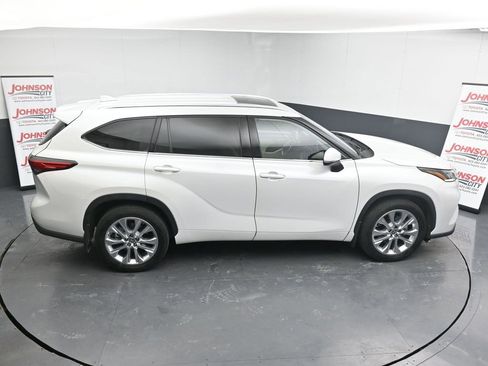 Used 2022 Toyota Highlander Limited image 37
