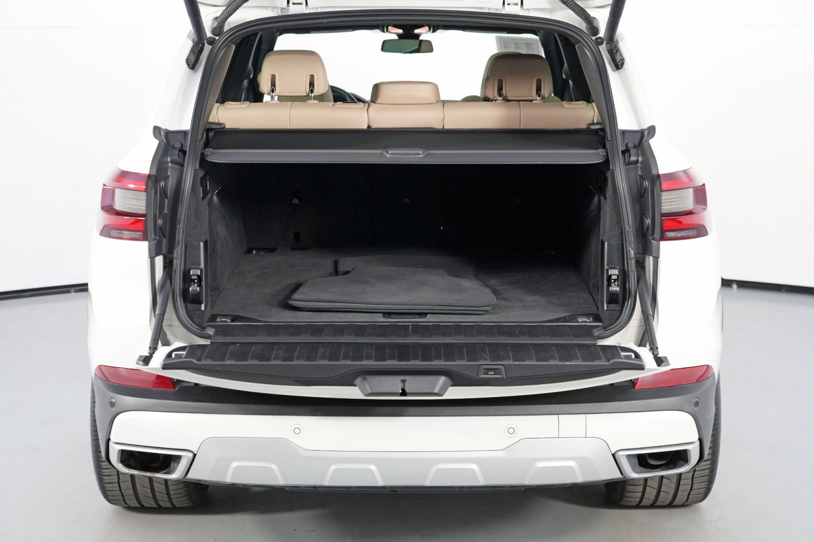 Used 2022 BMW X5 sDrive40i w/ Parking Assistance Package RWD image 10