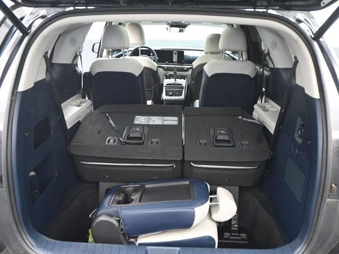 Used 2026 Kia Carnival SX w/ SX Dark Edition Package FWD image 6