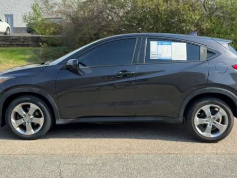 Used 2018 Honda HR-V LX image 7