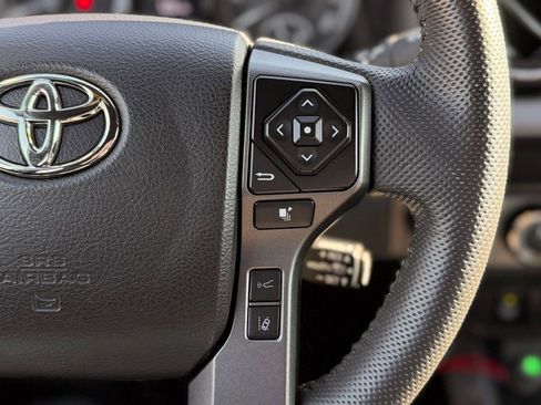 Used 2022 Toyota Tacoma TRD Off-Road w/ Technology Package image 9