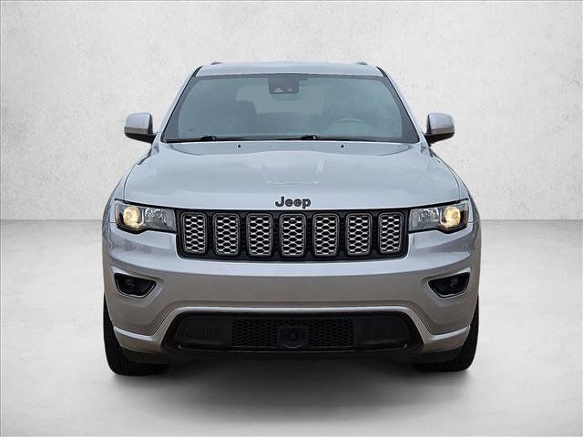 Used 2021 Jeep Grand Cherokee Laredo X AWD/4WD image 2